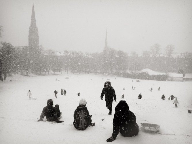 Queens Park in the snow ...