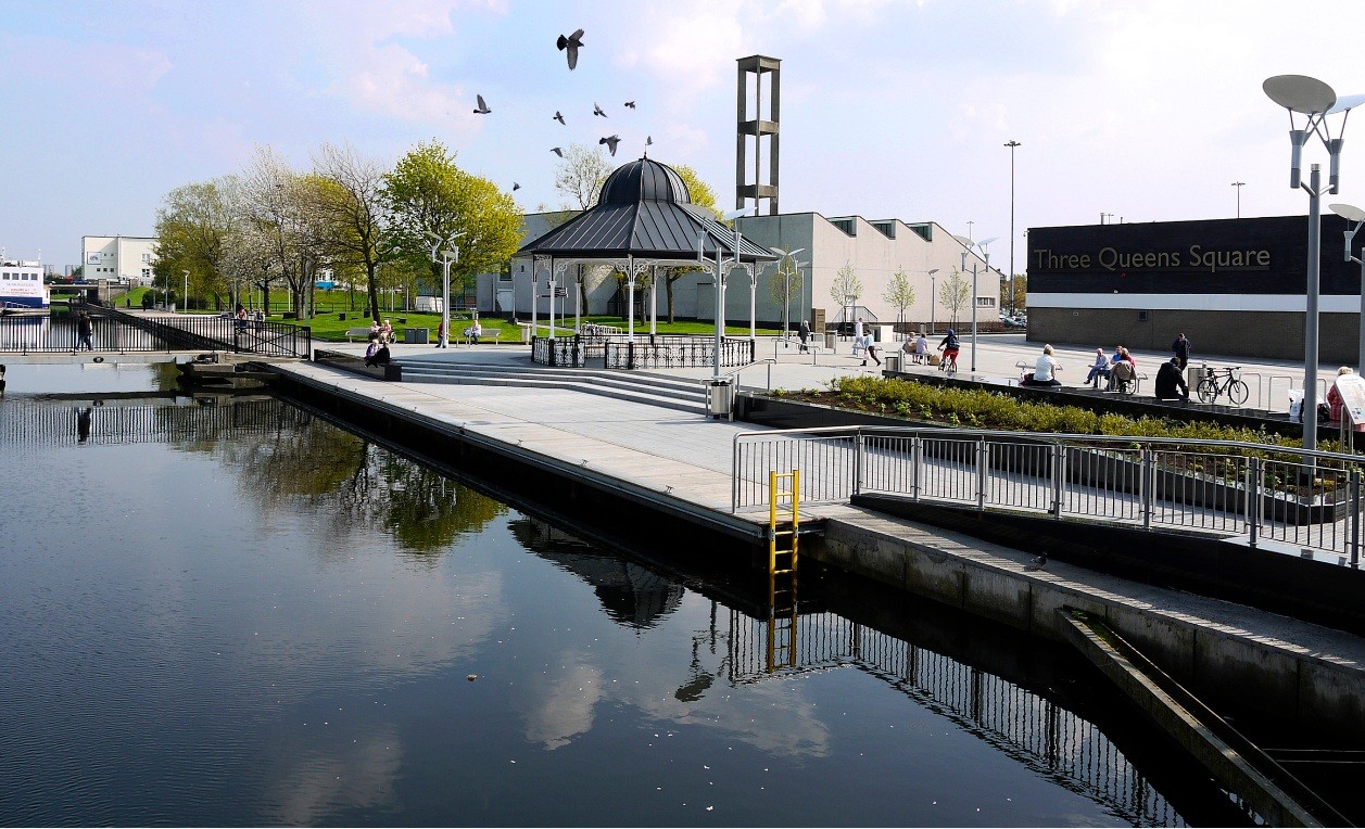 South Canal Bank : Infrastructure, Urban Design and Landscape