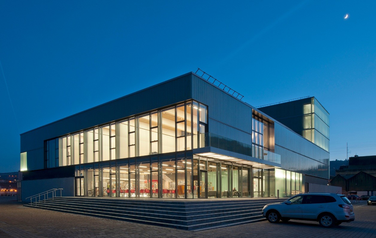 The Beacon Arts Centre : Public : Scotland's New Buildings