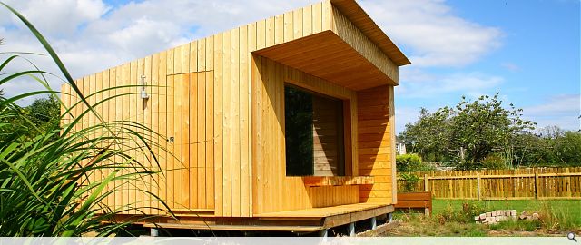 Cabin on stilts at Kilconquhar Loch