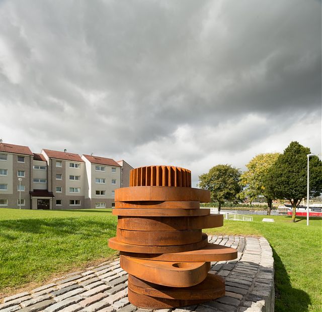 'Assembly' sculptures. Matt Baker, Govan riverside, 2012 'Assembly' sculptures. Matt Baker, Govan riverside, 2012